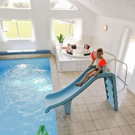 Ferienhaus Sleeps 20 Pool Wifi *